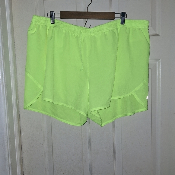 Old navy women's XXL running shorts - Picture 1 of 5